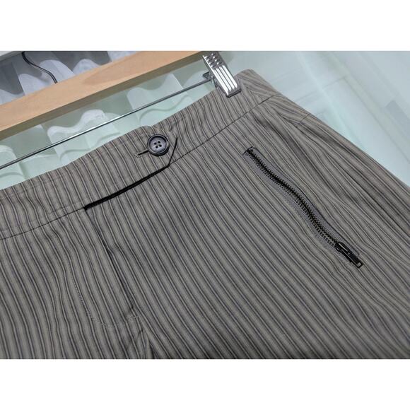 The *cutest* low-rise Gianni Bini shorts - Size 4 - Picture 3 of 4